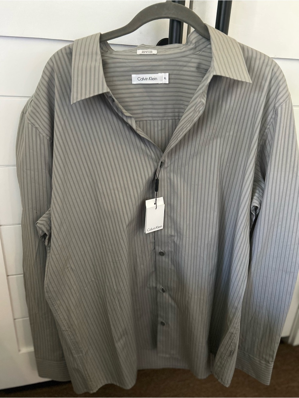Calvin Klein Men's Light Gray Pinstripe Dress Shirt Button Down 100% Cotton XL